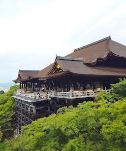 Kiyomizu-dera Temple